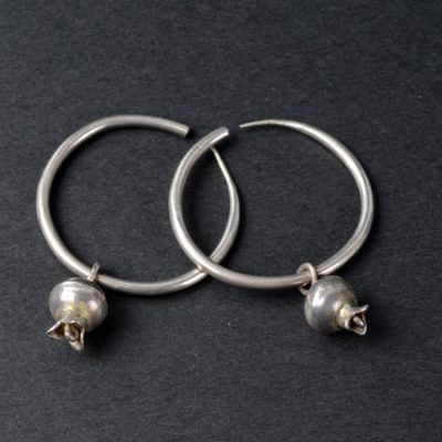 Lewis traditional loop errings