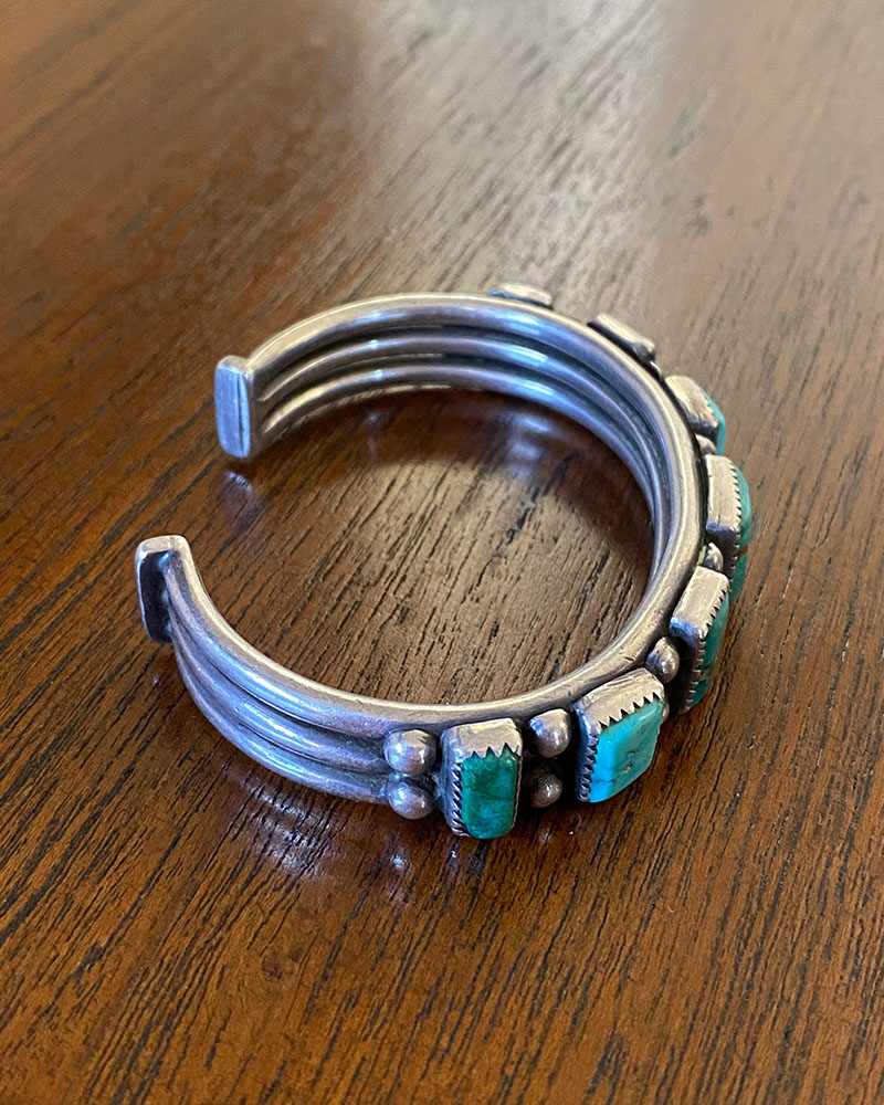 Navajo Bracelet With Square Cut Turquoise