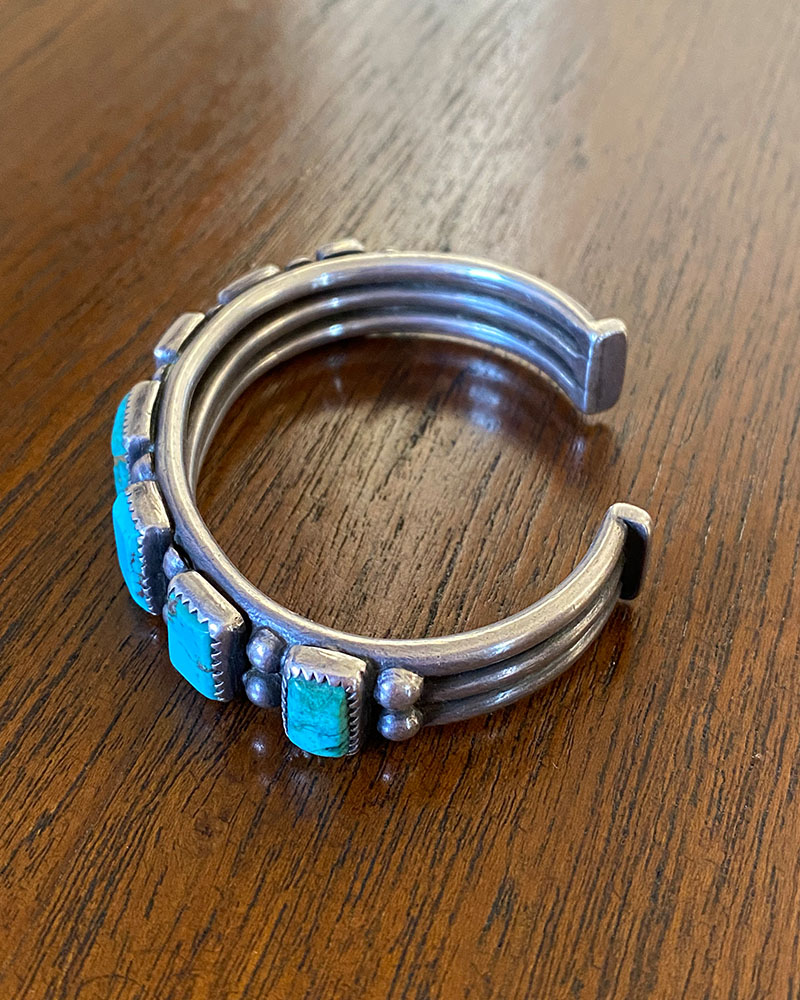 Navajo Bracelet With Square Cut Turquoise