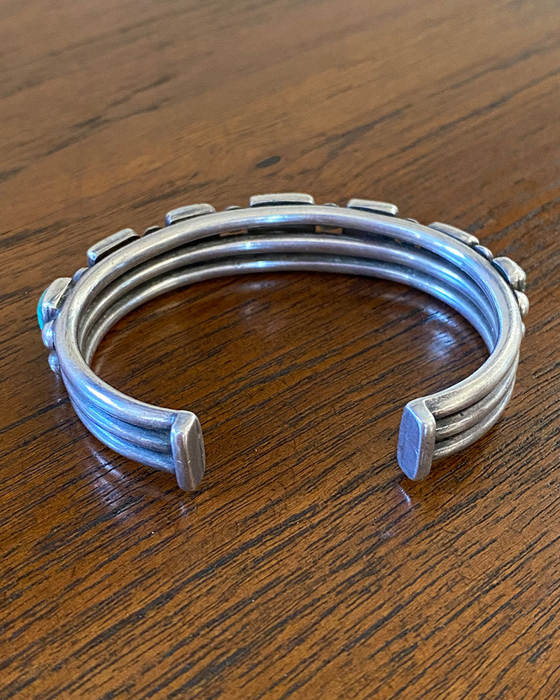 Navajo Bracelet With Square Cut Turquoise